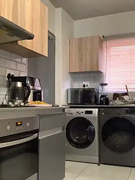 CurvyDesire1 live sex cam