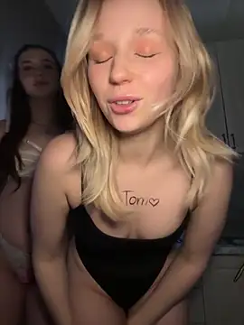 RollDolls's cam snapshot