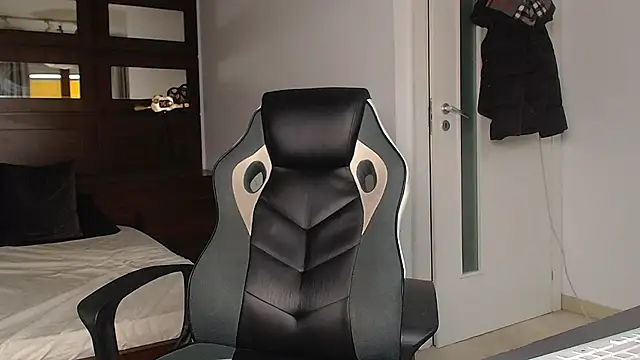 ElijahThorne's cam snapshot