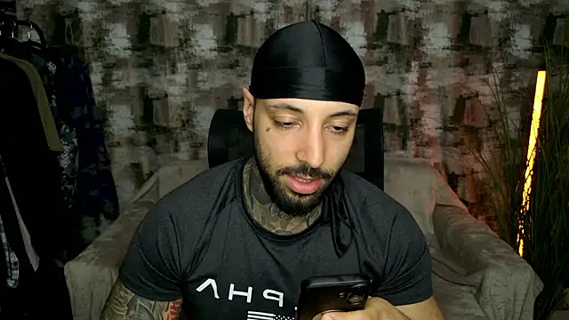 MasculineGuy99's cam snapshot