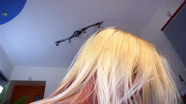 LynetHakes's cam snapshot