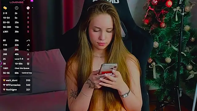 Alice_loft's cam snapshot