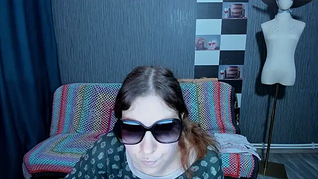 pa1e_pr1ncess's cam snapshot