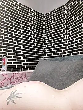 Spatgirl live sex cam