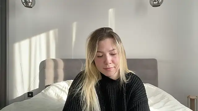 Embersweetbunny's cam snapshot