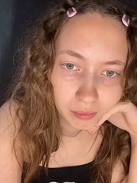 Holy_Poly's cam snapshot