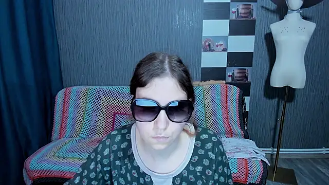 pa1e_pr1ncess's cam snapshot