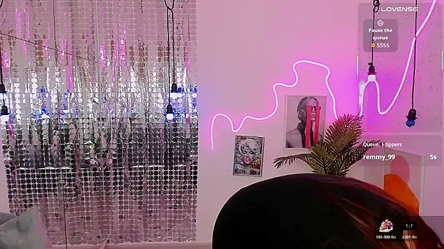 Lily_Moonlight's cam snapshot