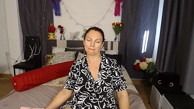 Mystery_Charm's cam snapshot