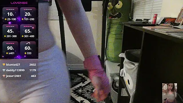 Blondiewithanass's cam snapshot