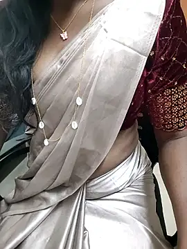 Tamilmallu-duskygirl03's cam snapshot