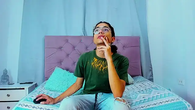 EthanBlackwoodd's cam snapshot