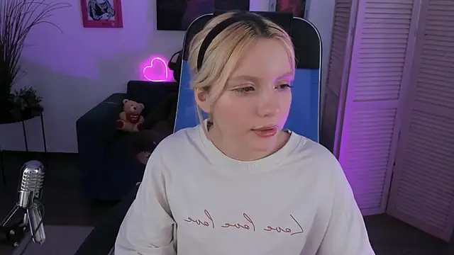 AuroraWrenfield's cam snapshot