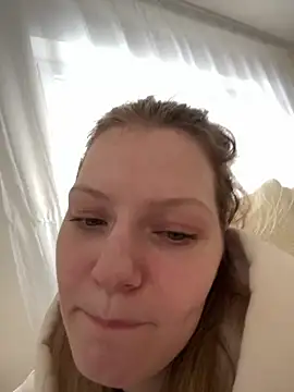 MaryHiggins live sex cam