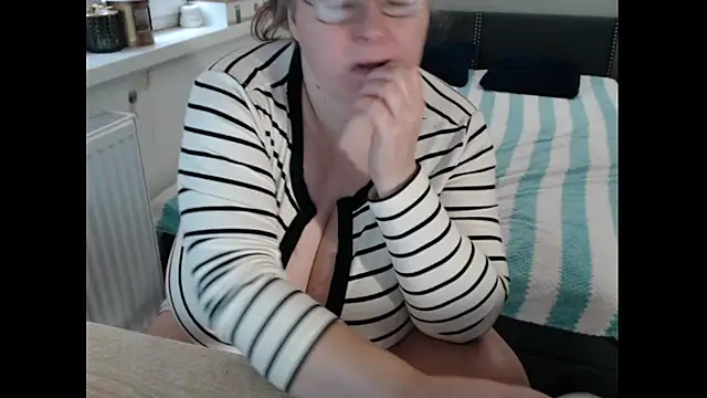 Sweetboobs's cam snapshot