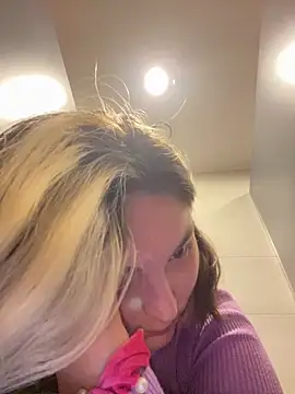 KateBurlesk's cam snapshot