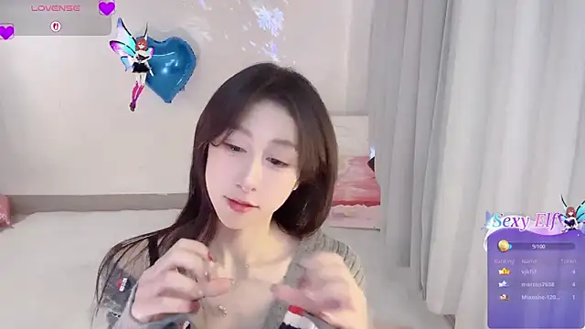 Fayebae_11's cam snapshot