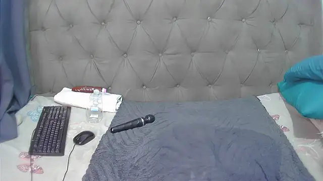 ThePeacheese's cam snapshot