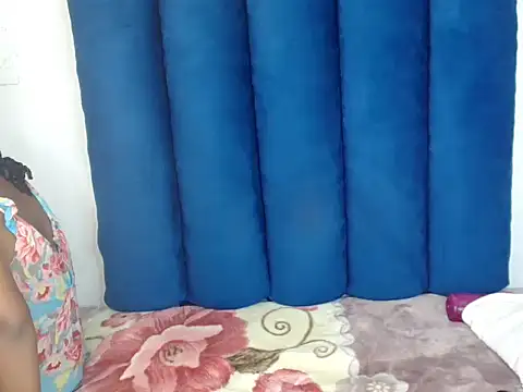 Ogle_'s cam snapshot