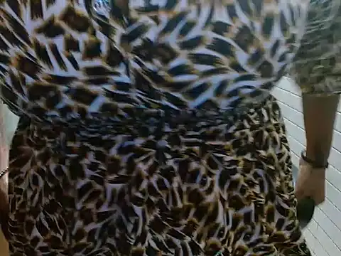 LovingPihu's cam snapshot