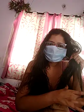 thanusi_2's cam snapshot