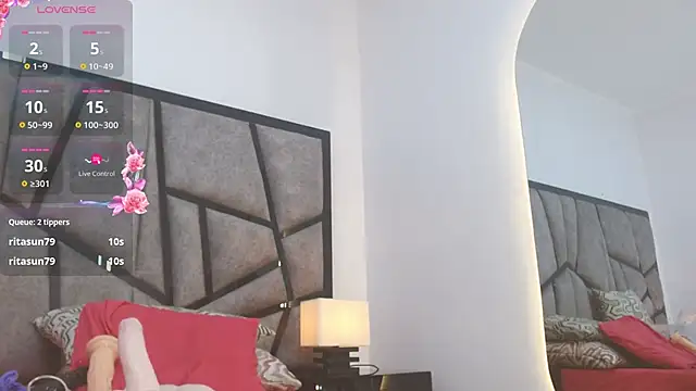 cintia_hills's cam snapshot