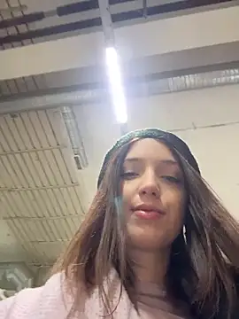 DollyTall's cam snapshot