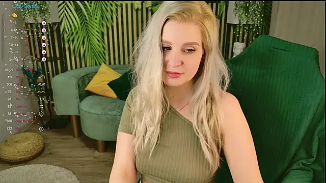 cold_blondie's cam snapshot