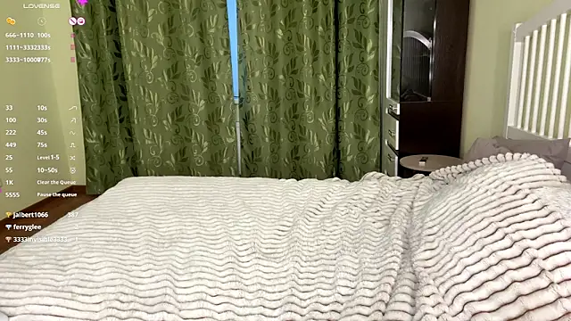 MiaBlanko's cam snapshot