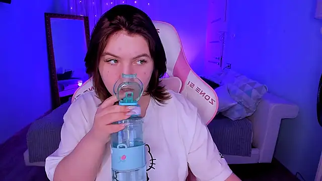 lovelyy_julia's cam snapshot