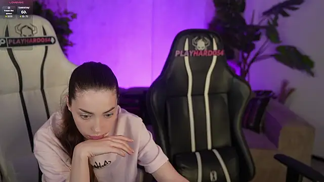 Kate054 live sex cam