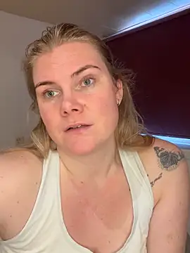 SexyBlondJoanna's cam snapshot