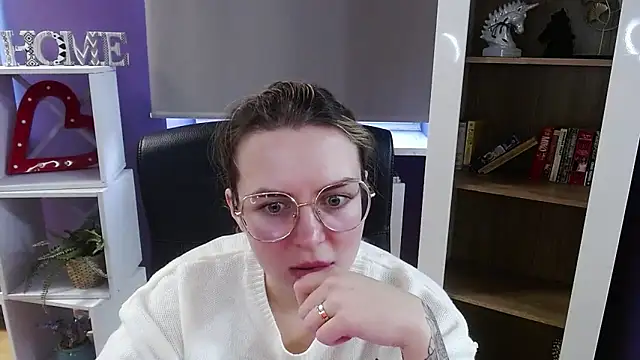 Zoey_Erotic's cam snapshot