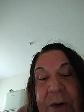 Yaya_Mineira live sex cam