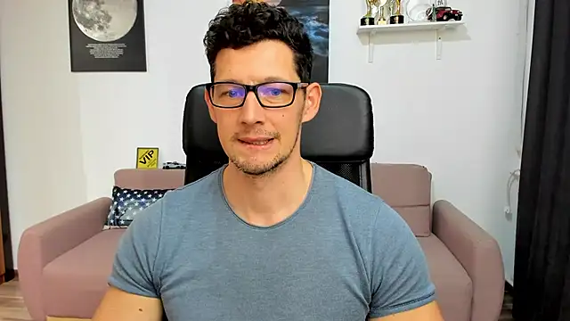 BrutusK08 live sex cam