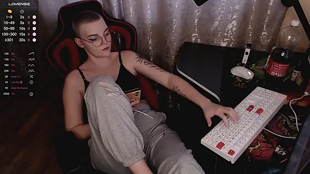 KrisNeal's cam snapshot