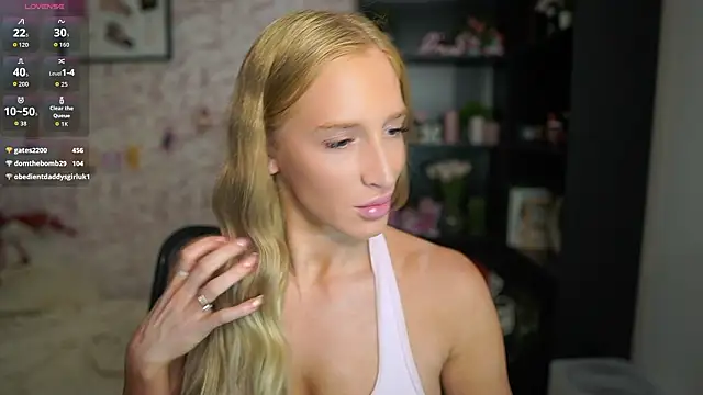 Nicolette__Shea_'s cam snapshot