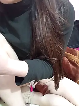 Phoebe-e's cam snapshot