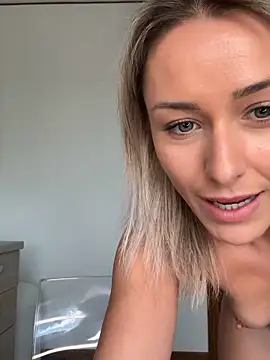 petrouchkaaa_ live sex cam