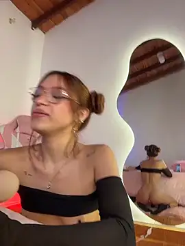 Alison_Ivanova's cam snapshot