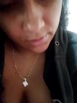 srtsara live sex cam