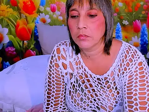 indianroxy's cam snapshot