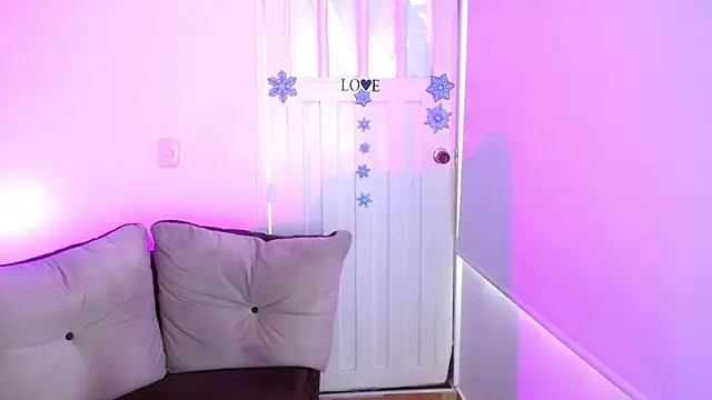 milfrousse's cam snapshot