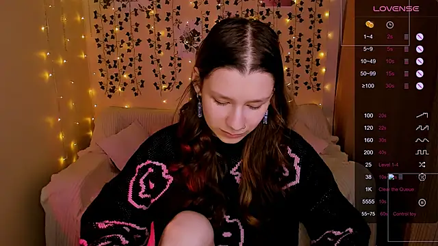 LinaBlossom_'s cam snapshot