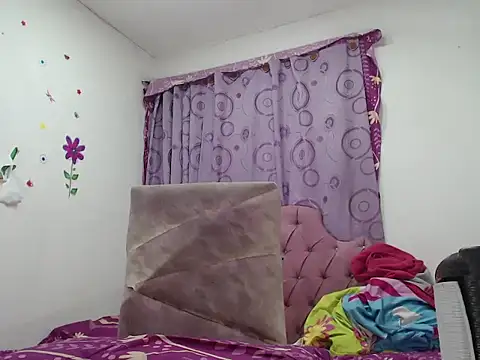 DannaTs1 live sex cam