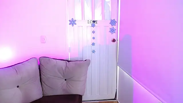 milfrousse's cam snapshot