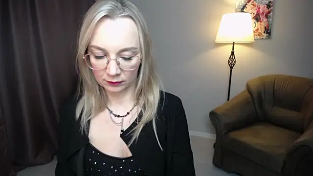 Ava_Elior's cam snapshot