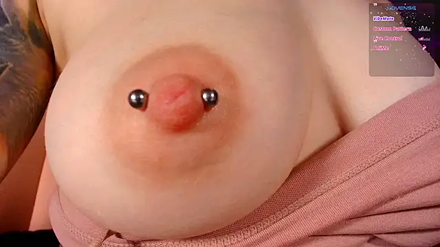 GoodWitch_'s cam snapshot