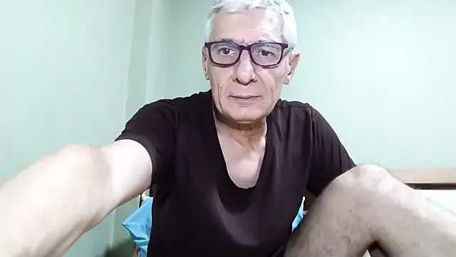 BIGUNCUTHARDCOCK live sex cam