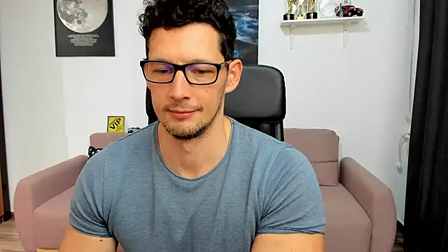 BrutusK08 live sex cam